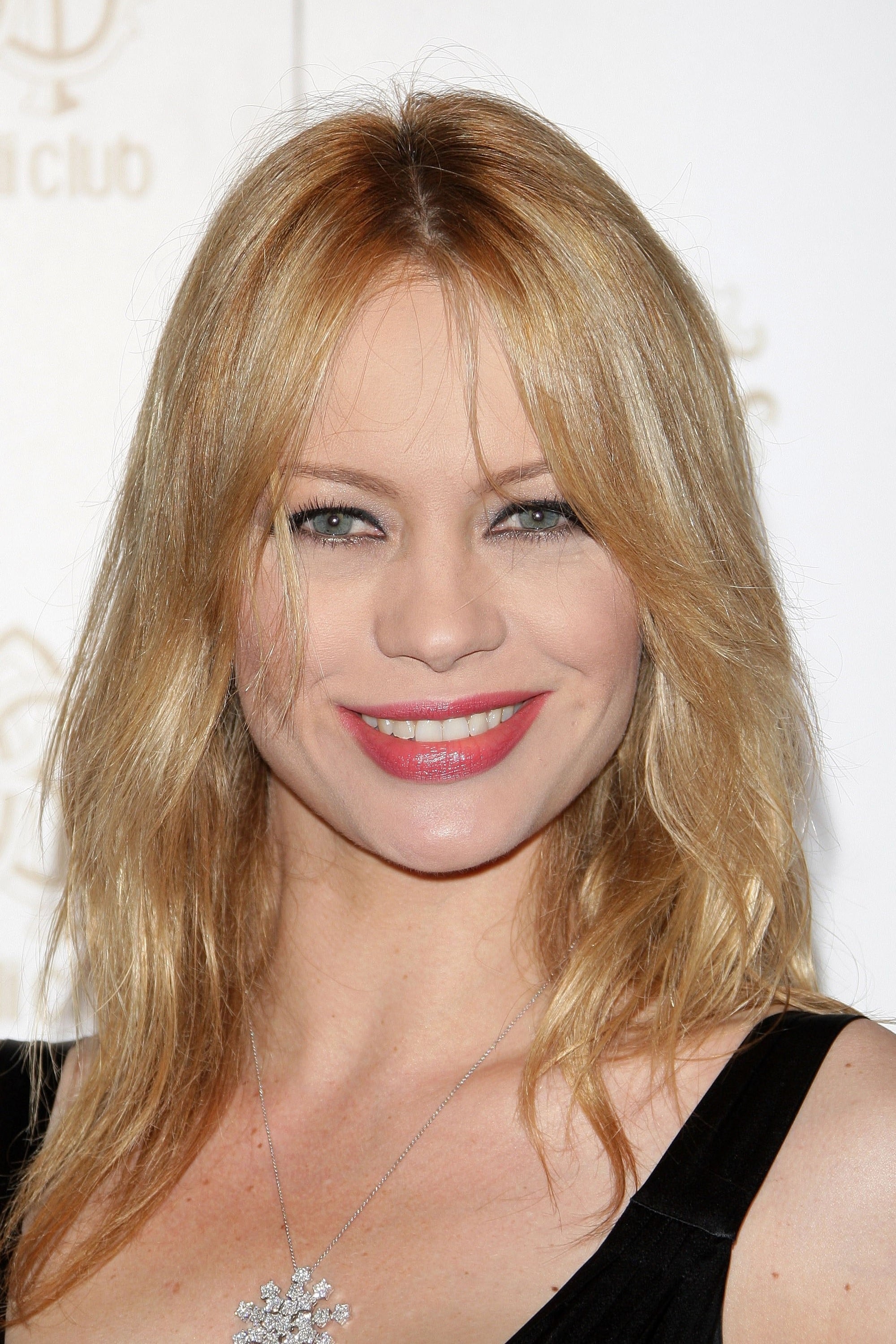 ВК порно онлайн көру Лесбиянкалар жалған таксиде бірге сиқырлайды